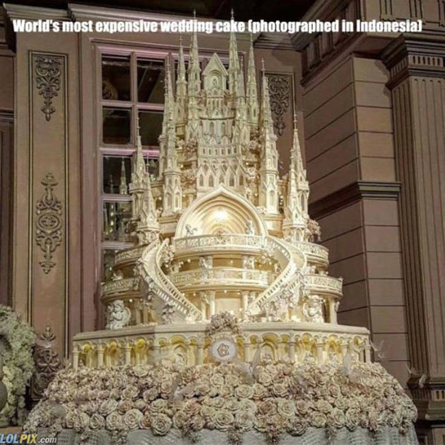 Most_Expensive_Wedding_Cake.jpg
