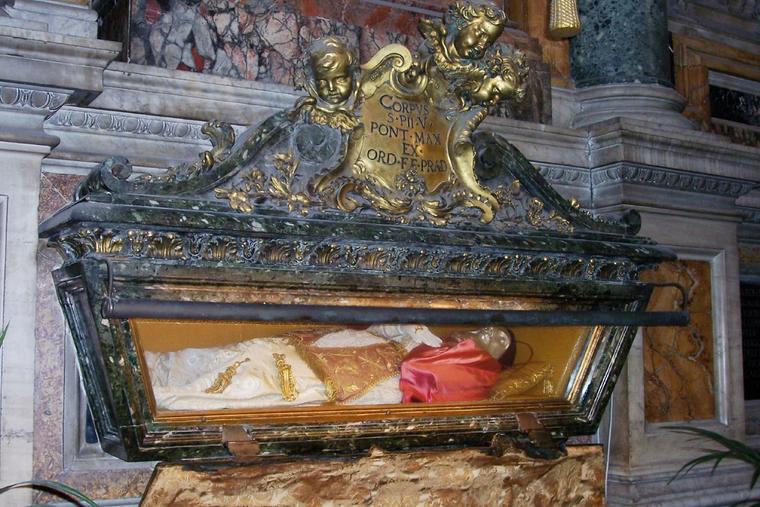 The body of Pope St. Pius V in his tomb in Santa Maria Maggiore.