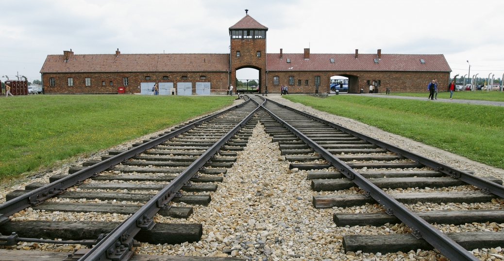 auschwitz-entrance-P.jpeg