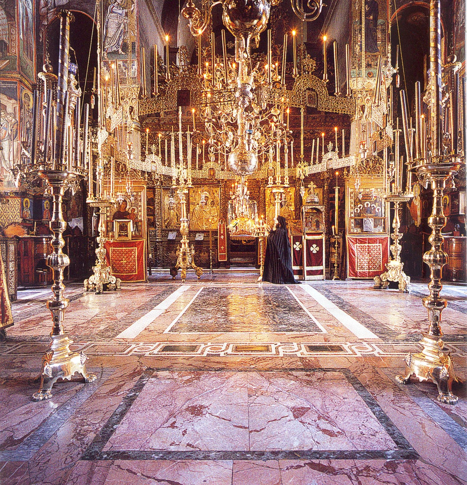 catholikon_interior_vatopedi.jpg