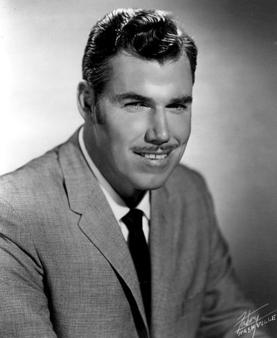 Slim_Whitman_1968.JPG