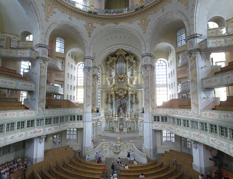 780px-Frauenkirche_interior_2008_001-Frauenkirche_interior_2008_009.jpg