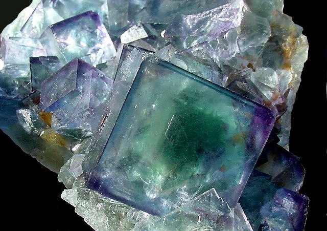 fluorite-crystal-mineral-geology.jpg