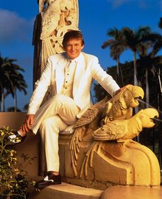 donald-trump-white-suit.jpg