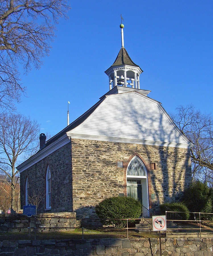 749px-Old_Dutch_Church%2C_Sleepy_Hollow%2C_NY.jpg