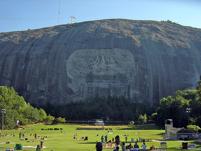 640px-StoneMountain.jpg