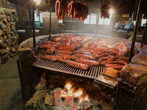 barbeque pit 2.jpg