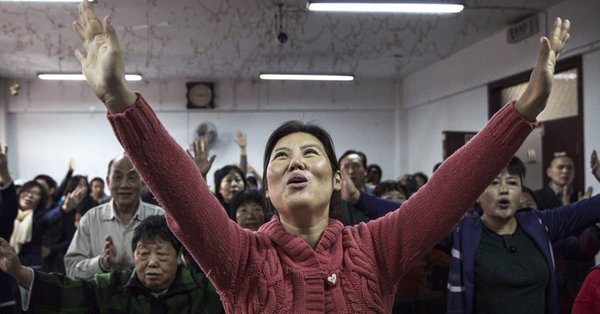 chinese christians worship.jpg