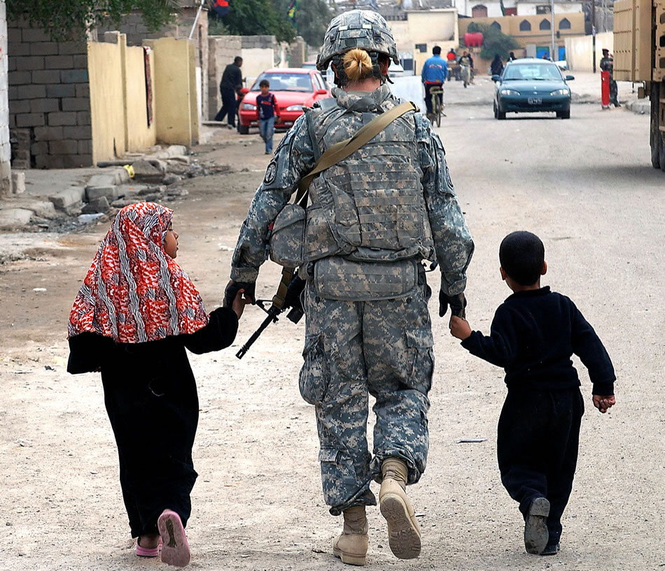 compassion-soldier-looking-out-for-children.jpg