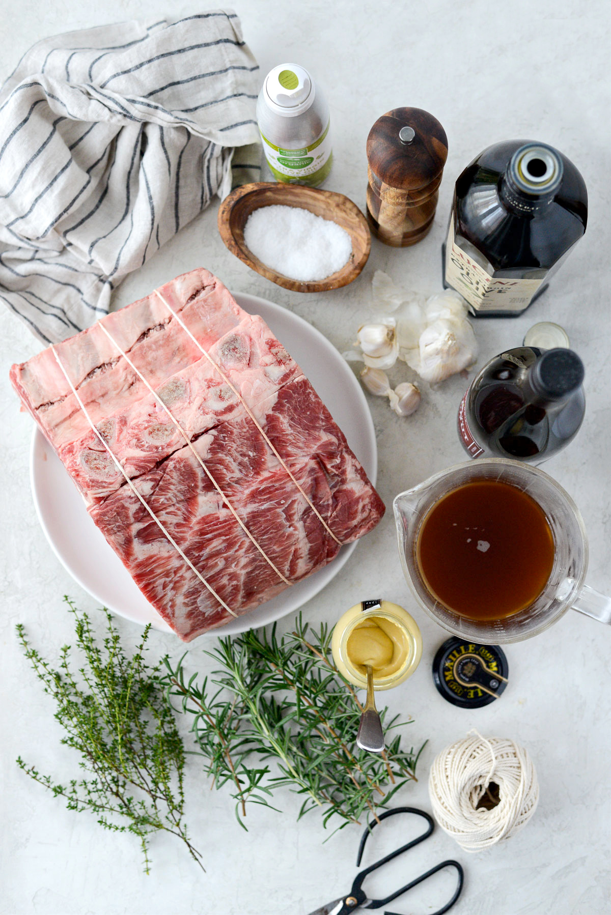 Dijon-Rosemary-Prime-Rib-with-Pinot-Noir-Au-Jus-3.jpg