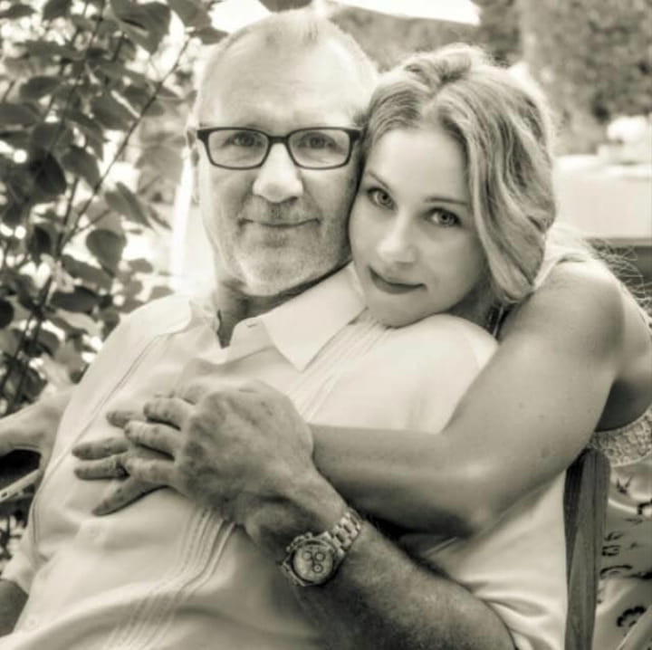 Ed O'Neill and Christina Applegate.jpg