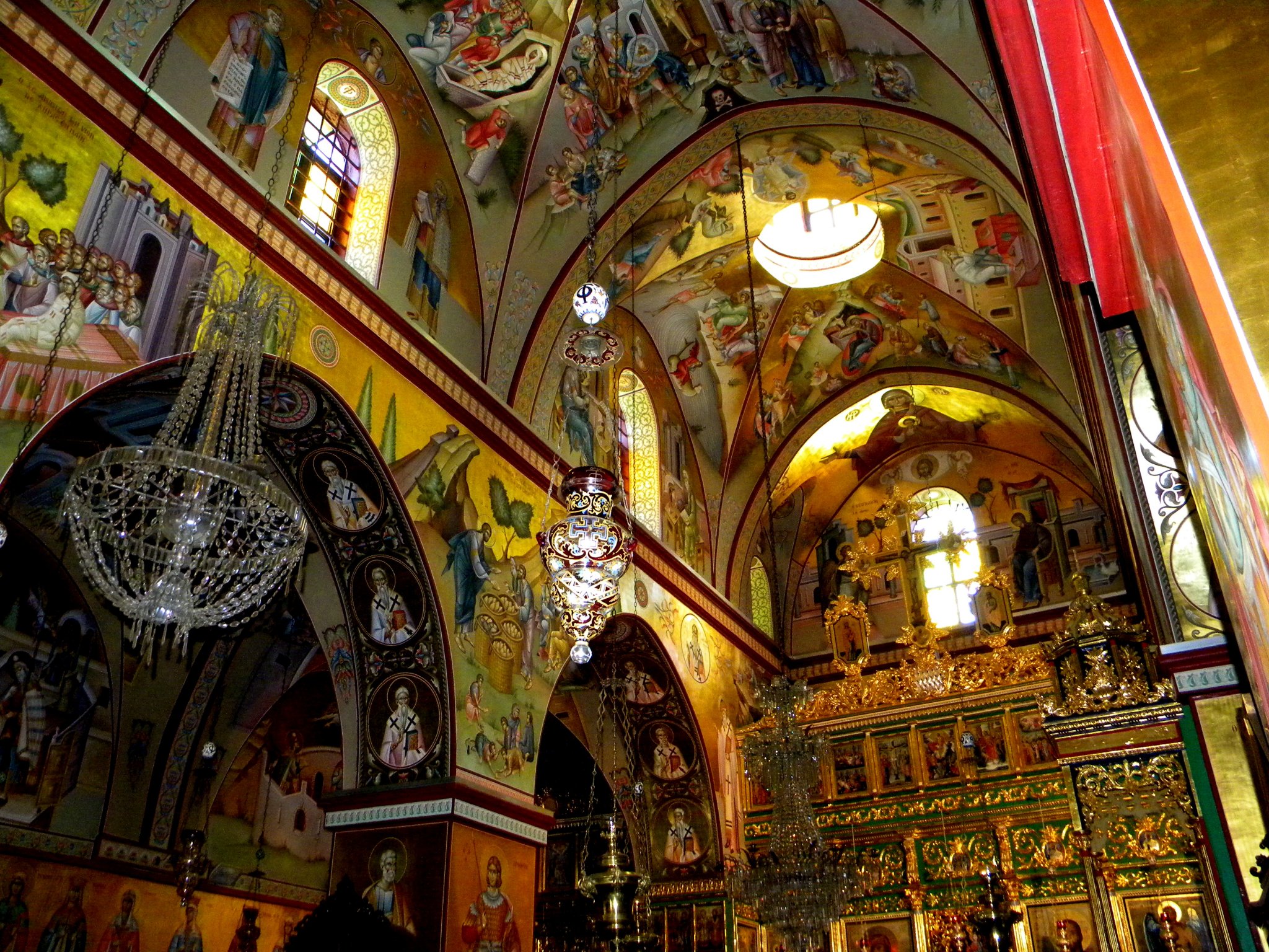 ISRAEL,_Mount_Tabor_-_Greek_Orthodox_Monastery_of_the_Transfiguration_(interior_5).JPG