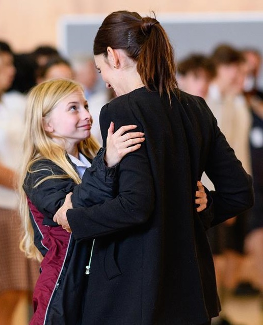 Jacinda-Ardern-Cashmere-school.jpg