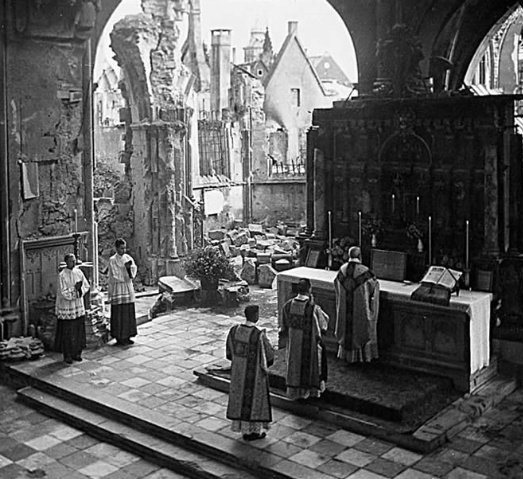 mass-in-ruined-bombed-church.jpg