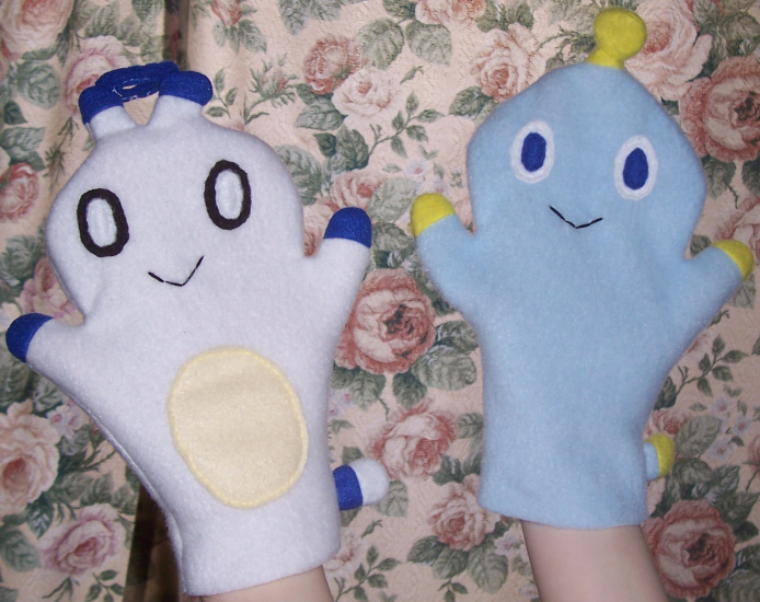 Neutral and Hero Chao puppets.png