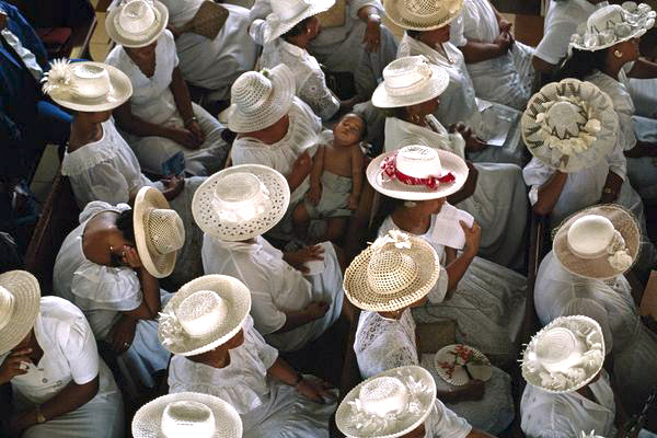 papeete_church_hats_2.jpg