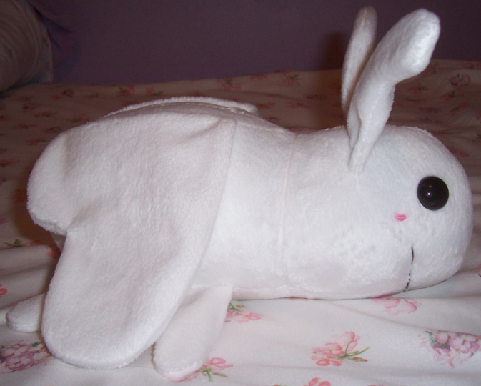 Plush moth-side.png