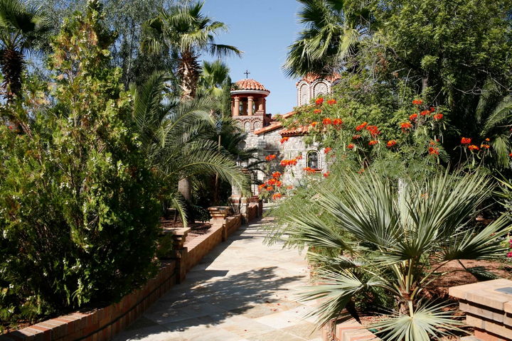 st_nicholas_chapel_trees.jpg