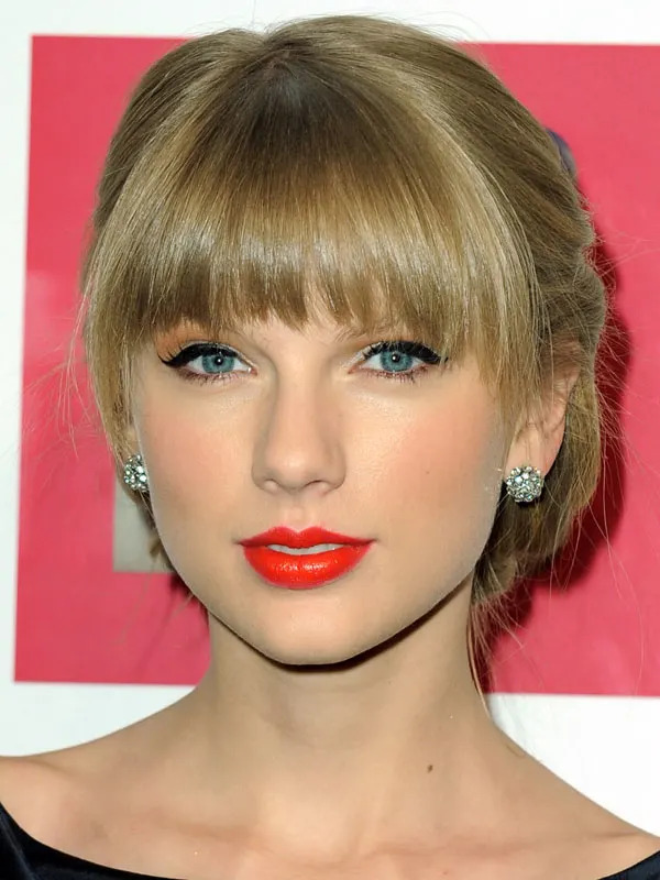 taylor-swift-oval-face-bangs.jpg