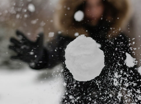 throw snowball.jpg