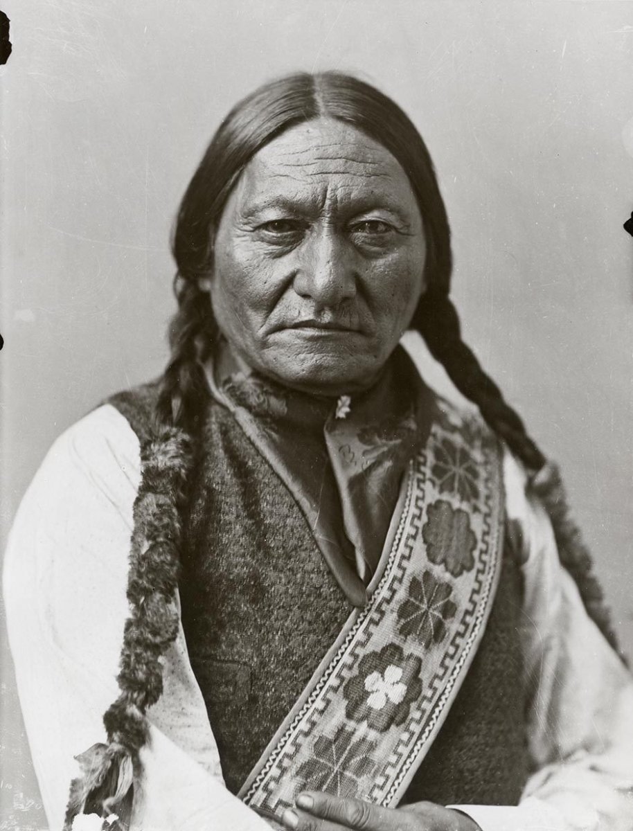 william-notman_sitting_bull_no_headdress_full.jpg