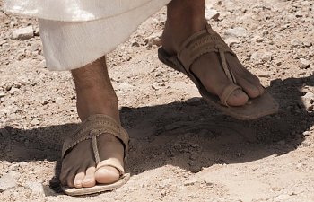 Psalms 86.11 Jesus Feet.jpg