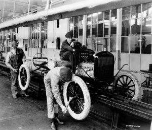 1924-Ford-Highland-Park-10-millionth-Model-T-1024x884.jpg