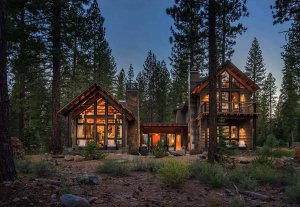 Rustic-Mountain-House-Ward-Young-Architects-02-1-Kindesign.jpg