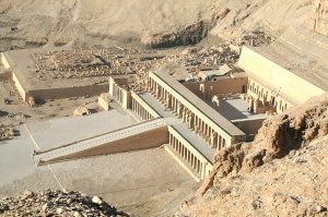 temple hatshepsut.jpg