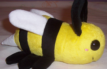 Plush bee 1-side.png