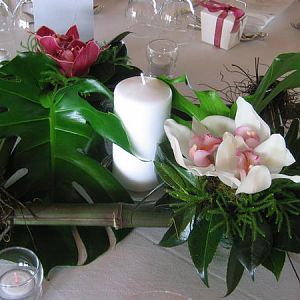 Wedding table arrangement