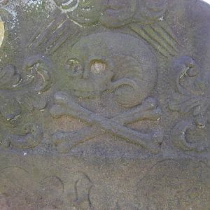 The 'Skull & Crossbones' emblem on Trenchman's gravestone.
