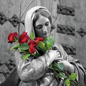 Beautiful sculpture of Mary  <3