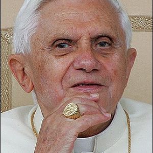 Pope-Benedict-XVI-thinking1