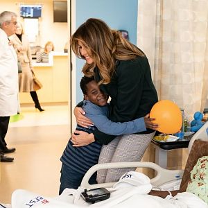 Melania-Trump-with-Kids-Boston-Hospital-900-e1574960723454