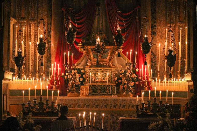 The altar of repose at Santissima Trinità dei Pellegrini, Holy Thursday 2023