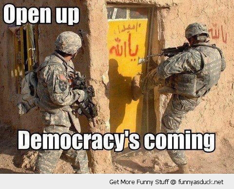 funny-army-soldiers-democracy-kicking-door-pics.jpg