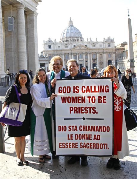 women-priest-protest.jpg