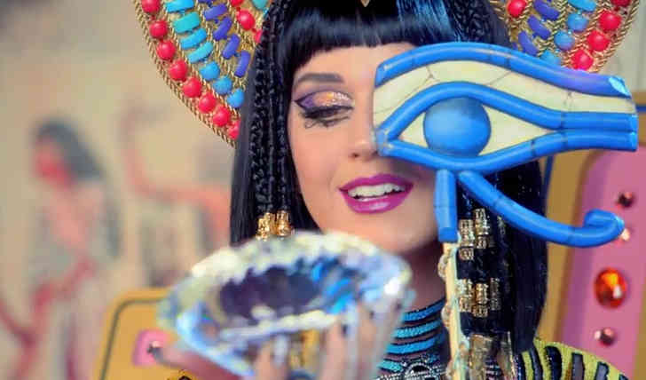 IlluminatiWatcherDotCom-Katy-Perry-Dark-Horse-Illuminati-Eye-Horus-WO.jpg