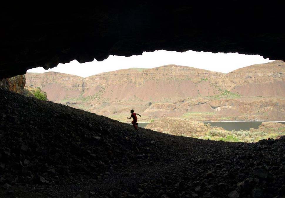 running-lake-lenore-caves.jpg