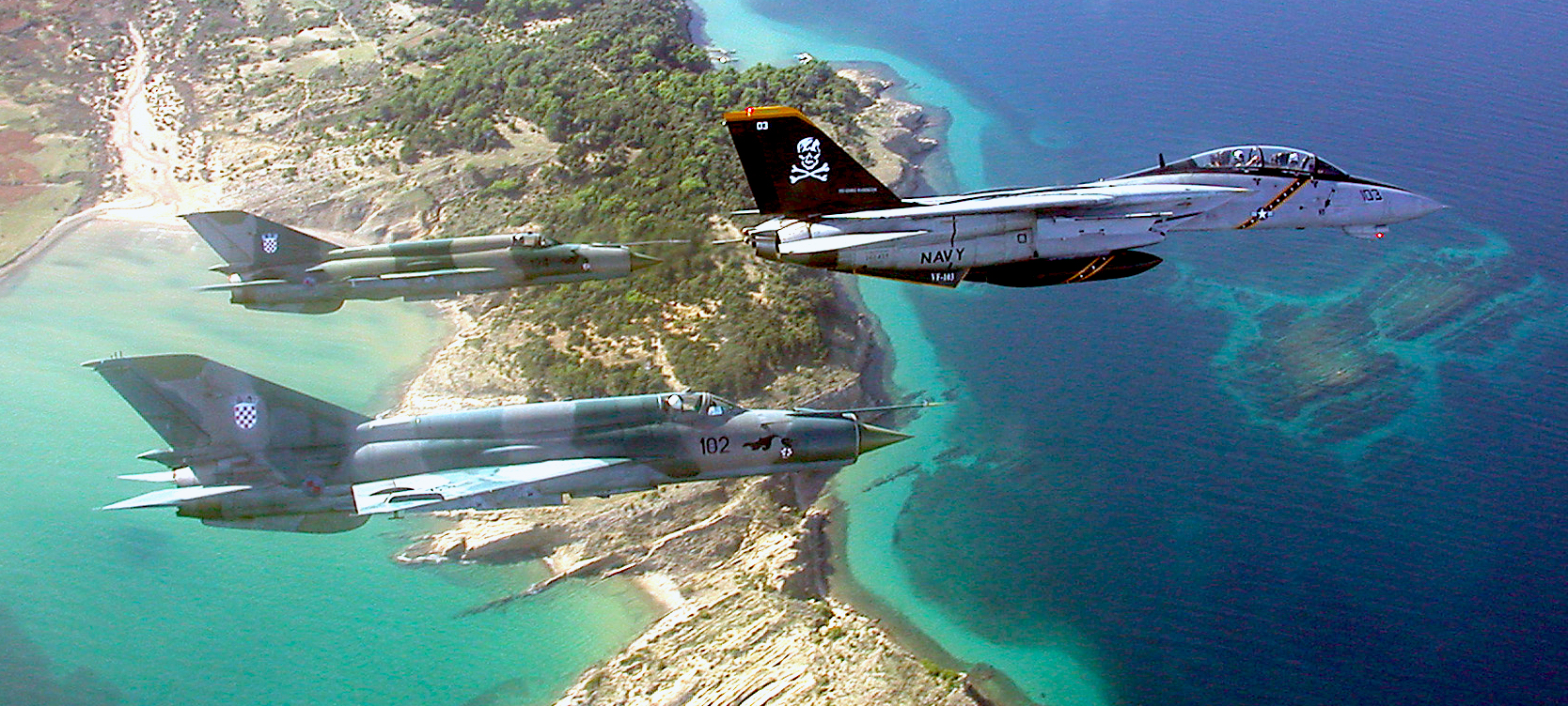 Tomcat-formation-w-Croatia.jpg