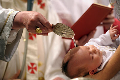 Pope+Ben+Baptism_Of_Child.jpg