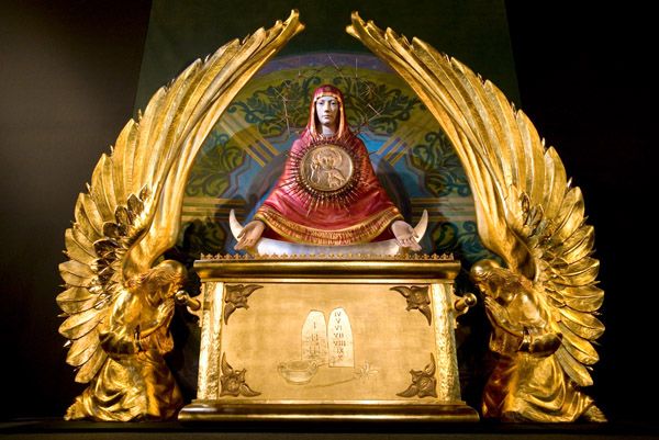 MaryMonstrance1.jpg