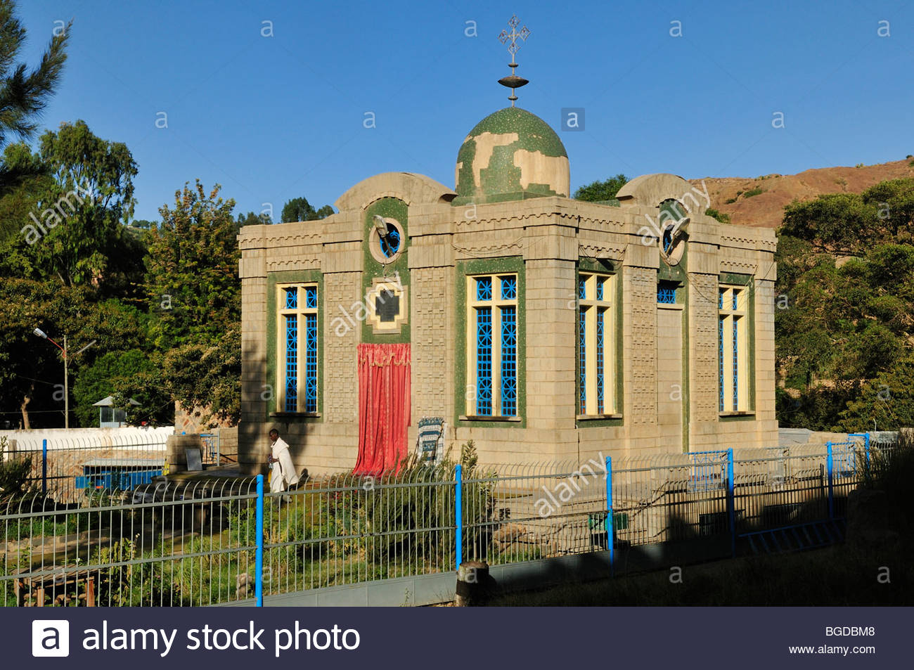 ark-of-the-covenant-chapel-of-the-ethiopian-orthodox-church-at-aksum-BGDBM8.jpg