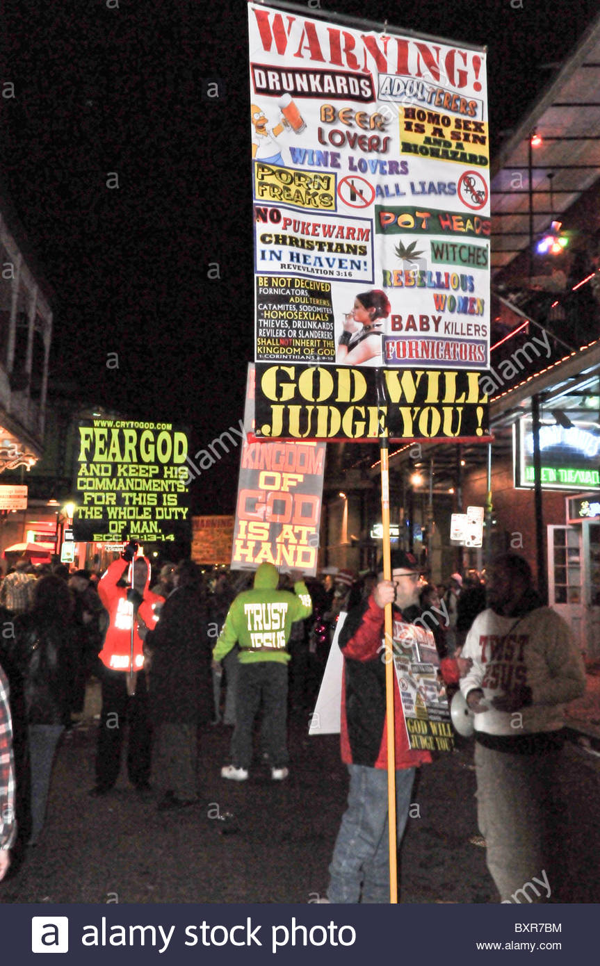 religious-activists-with-signs-on-bourbon-street-french-quarter-new-BXR7BM.jpg