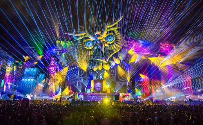 edc_new_york_2016_misc_crystal_village_thumbnail_700x430.jpg