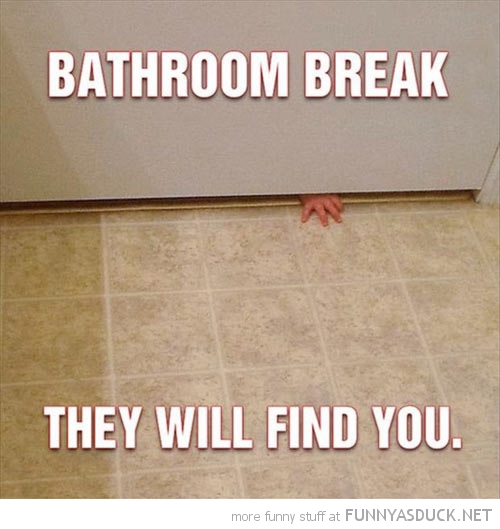 funny-bathroom-break-kid-baby-hand-door-find-you-pics.jpg