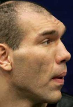 Nikolai-Valuev.jpg