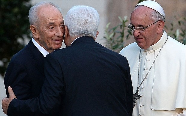 Peres-Abbas-kiss_2935283b.jpg