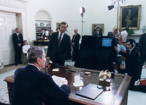 REAGANTELEPROMPTER.png